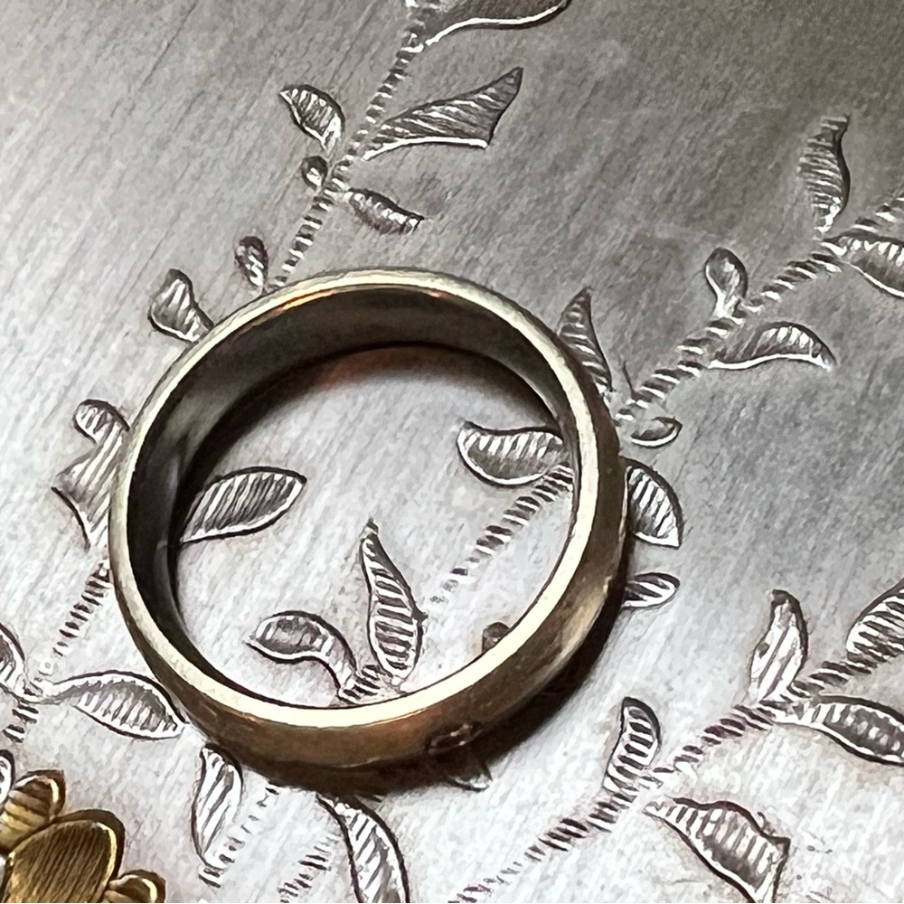 14K Two Tone Gold women’s Ring - Picture 6 of 8